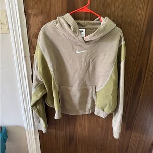 Nike Women's cropped Hoodie